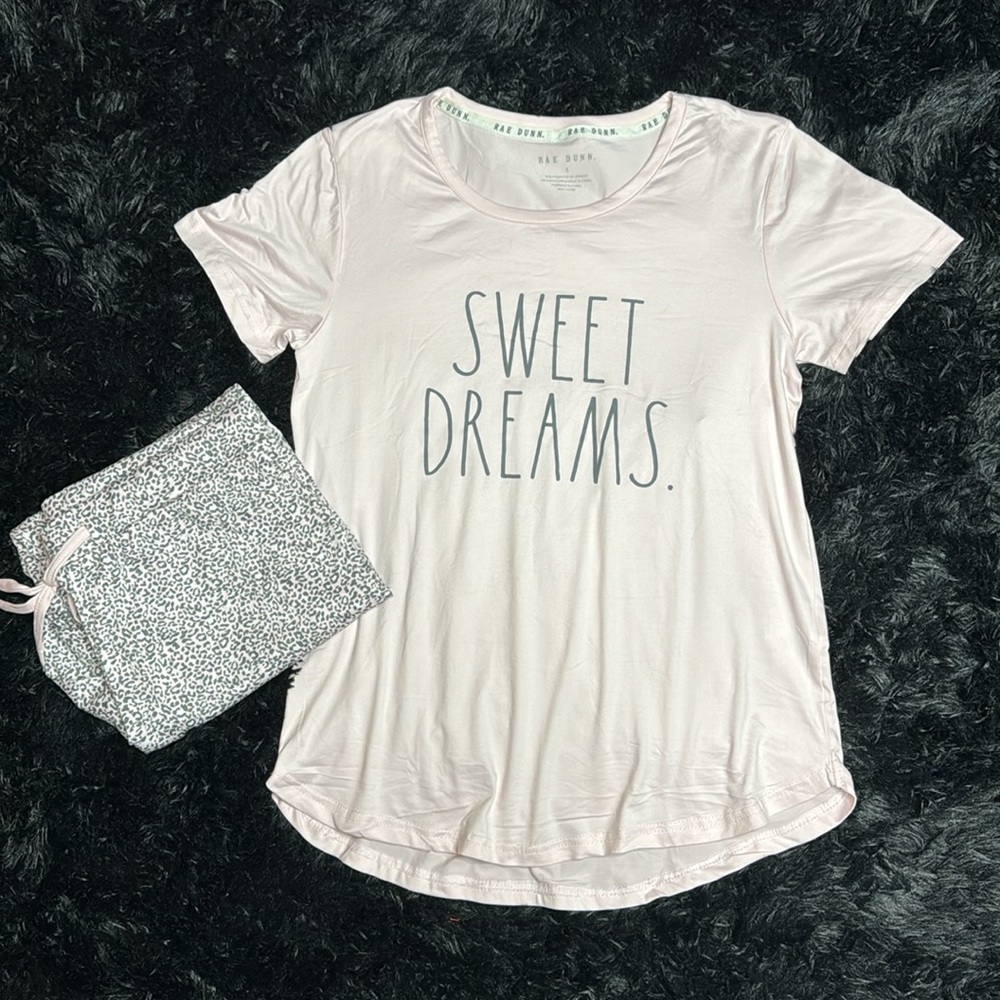 💕🤩 Rae Dunn: Women’s Small S/S Top & Jogger PJ Set  🤩💕